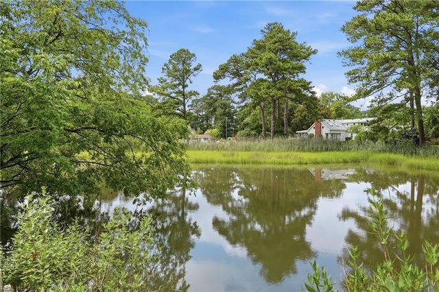 104 W Arden CIR, Norfolk, VA 23505