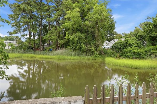 104 W Arden CIR, Norfolk, VA 23505