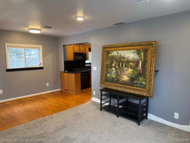 8320 Robindale Avenue, Dearborn Heights, MI 48127