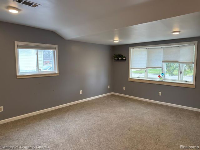 8320 Robindale Avenue, Dearborn Heights, MI 48127