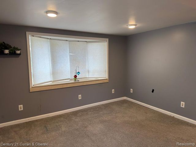 8320 Robindale Avenue, Dearborn Heights, MI 48127