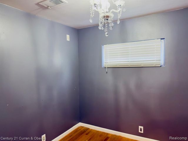 8320 Robindale Avenue, Dearborn Heights, MI 48127