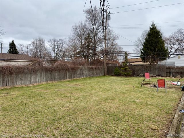 8320 Robindale Avenue, Dearborn Heights, MI 48127