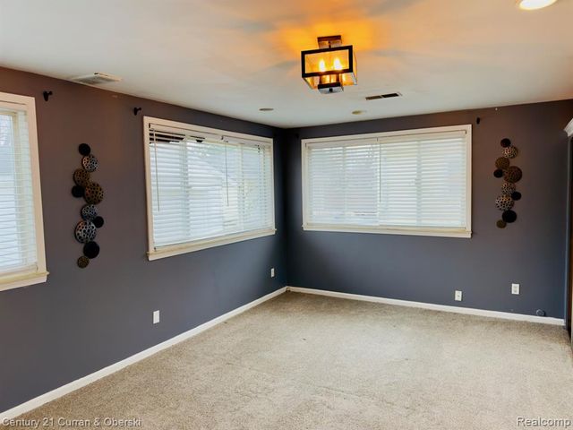 8320 Robindale Avenue, Dearborn Heights, MI 48127