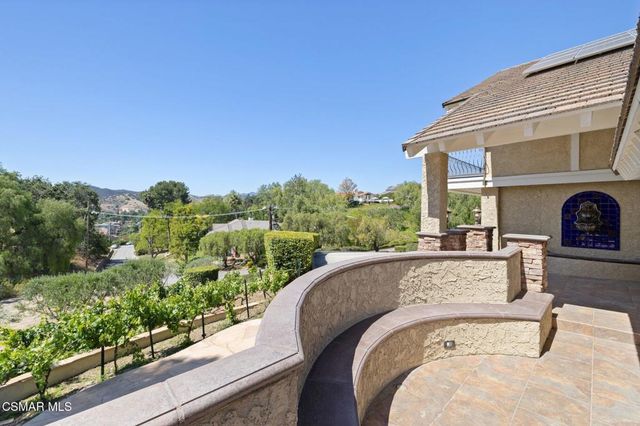 554 Lone Oak Drive, Thousand Oaks, CA 91362
