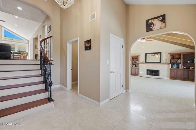 554 Lone Oak Drive, Thousand Oaks, CA 91362