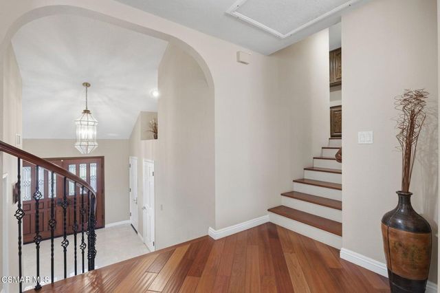 554 Lone Oak Drive, Thousand Oaks, CA 91362