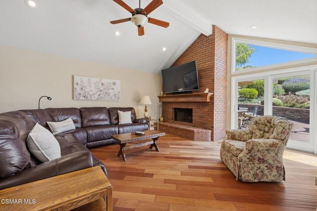 554 Lone Oak Drive, Thousand Oaks, CA 91362