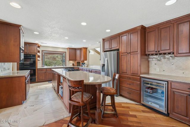 554 Lone Oak Drive, Thousand Oaks, CA 91362