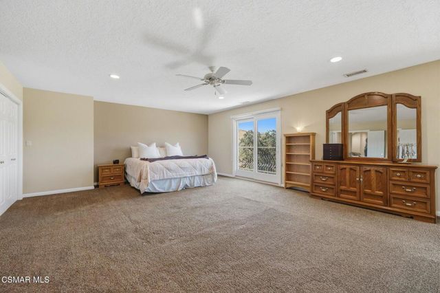 554 Lone Oak Drive, Thousand Oaks, CA 91362