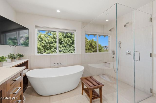 554 Lone Oak Drive, Thousand Oaks, CA 91362