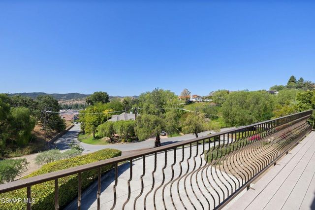 554 Lone Oak Drive, Thousand Oaks, CA 91362