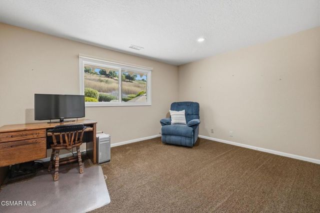 554 Lone Oak Drive, Thousand Oaks, CA 91362