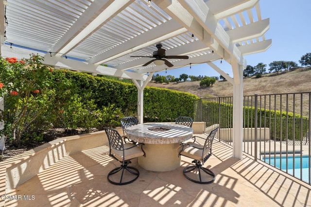 554 Lone Oak Drive, Thousand Oaks, CA 91362