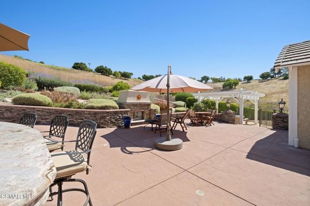 554 Lone Oak Drive, Thousand Oaks, CA 91362