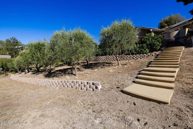 554 Lone Oak Drive, Thousand Oaks, CA 91362