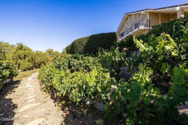 554 Lone Oak Drive, Thousand Oaks, CA 91362