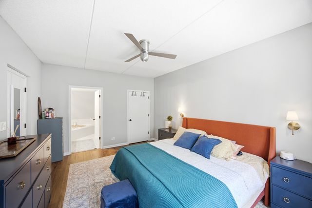 7410 W Lawrence Avenue 217, Harwood Heights, IL 60706