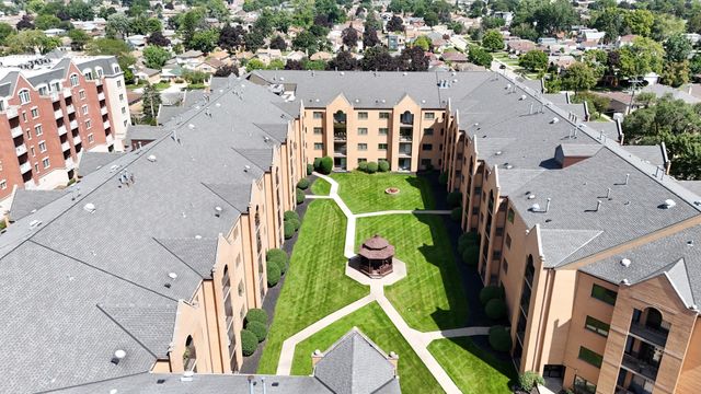 7410 W Lawrence Avenue 217, Harwood Heights, IL 60706