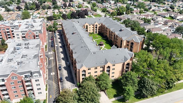 7410 W Lawrence Avenue 217, Harwood Heights, IL 60706