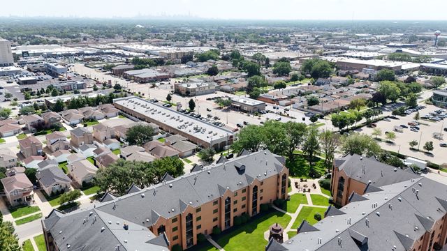7410 W Lawrence Avenue 217, Harwood Heights, IL 60706