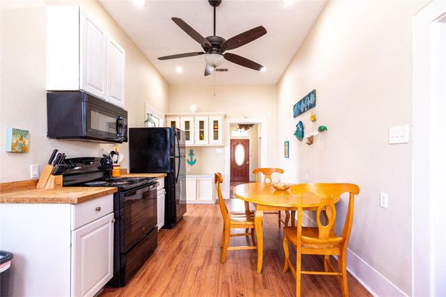 1224 Avenue L, Galveston, TX 77550
