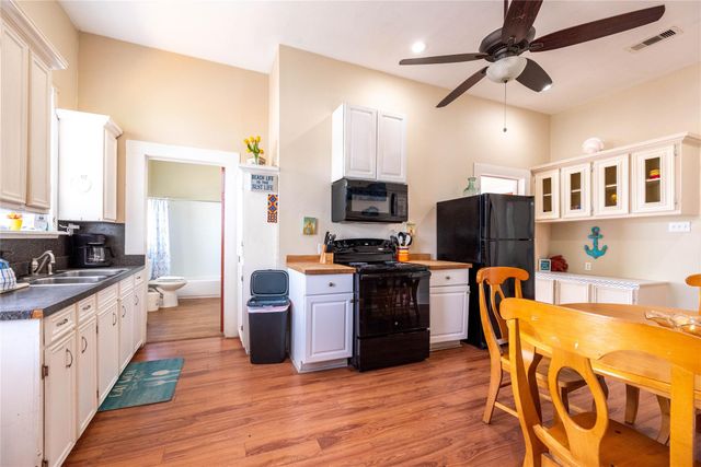 1224 Avenue L, Galveston, TX 77550