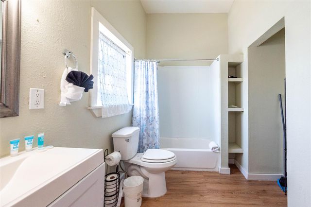 1224 Avenue L, Galveston, TX 77550
