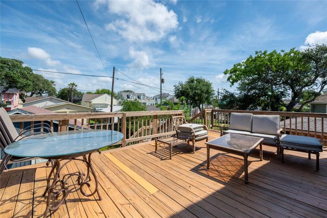 1224 Avenue L, Galveston, TX 77550