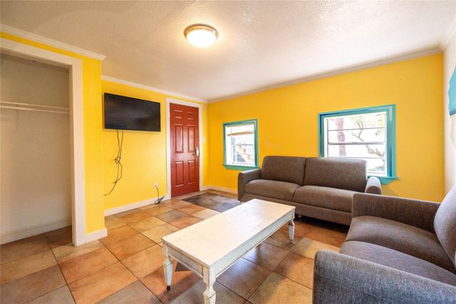 1224 Avenue L, Galveston, TX 77550