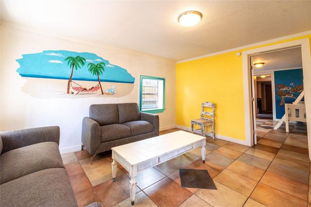 1224 Avenue L, Galveston, TX 77550