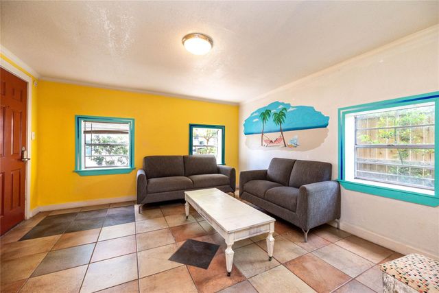 1224 Avenue L, Galveston, TX 77550