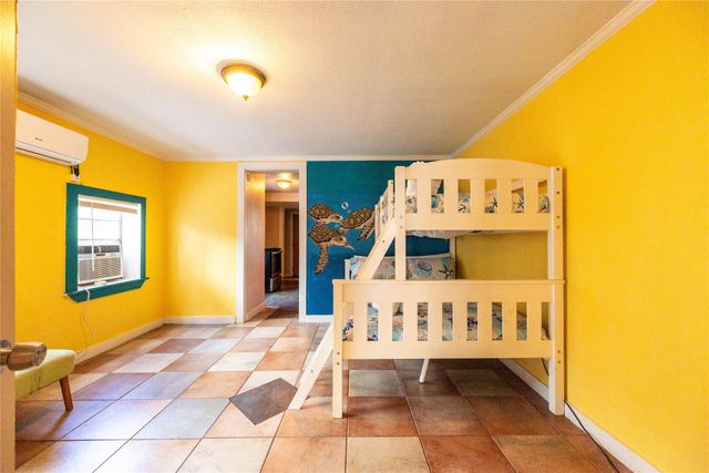 1224 Avenue L, Galveston, TX 77550