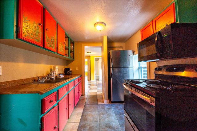 1224 Avenue L, Galveston, TX 77550