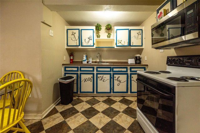 1224 Avenue L, Galveston, TX 77550