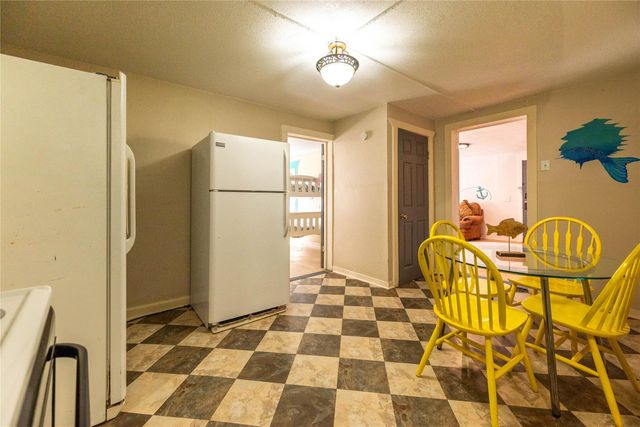 1224 Avenue L, Galveston, TX 77550