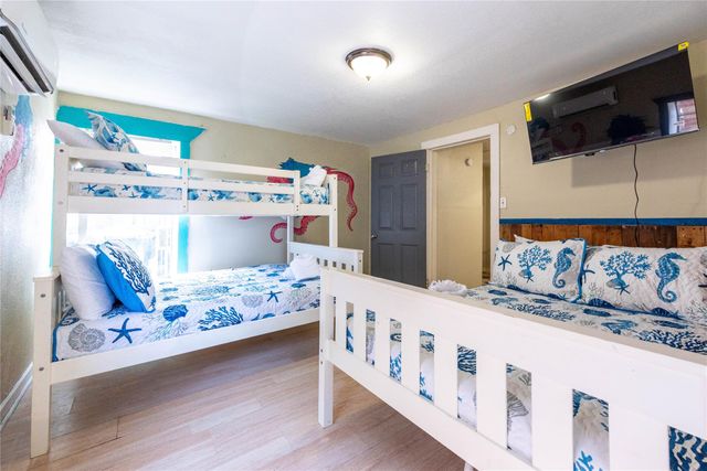 1224 Avenue L, Galveston, TX 77550