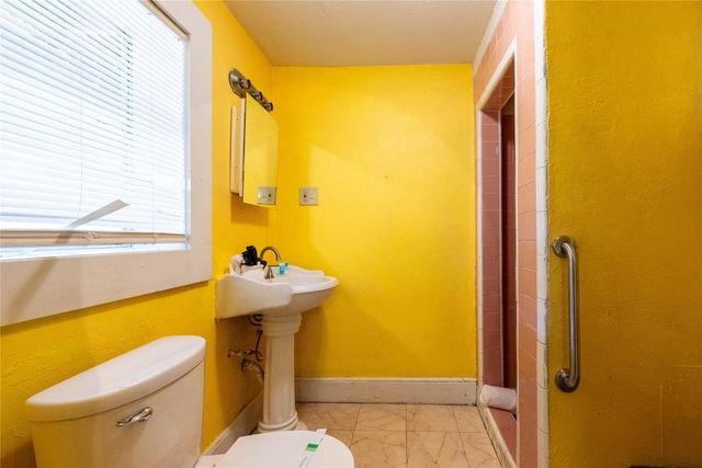 1224 Avenue L, Galveston, TX 77550