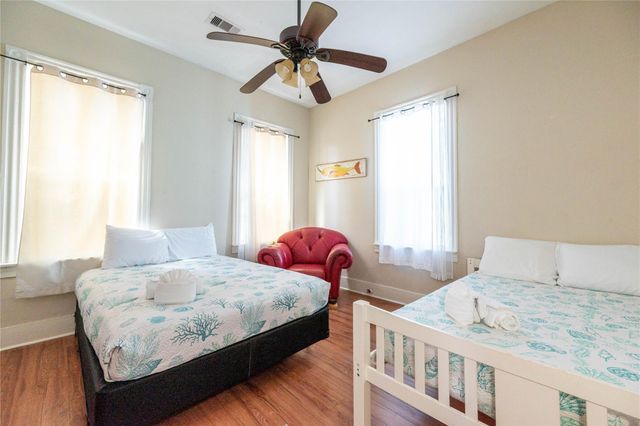 1224 Avenue L, Galveston, TX 77550