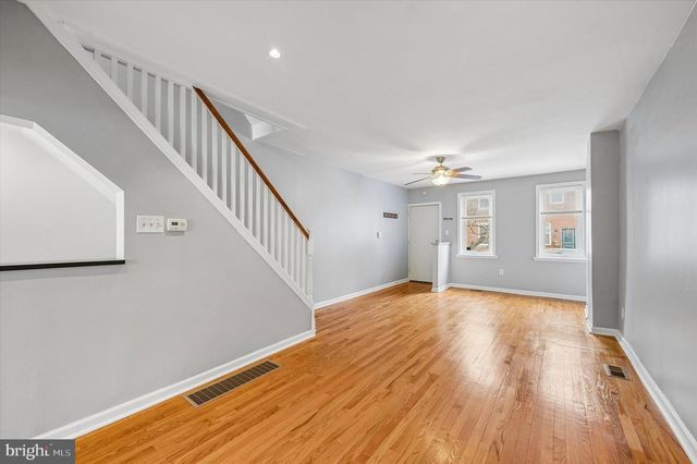 2042 E HUNTINGDON ST, Philadelphia, PA 19125