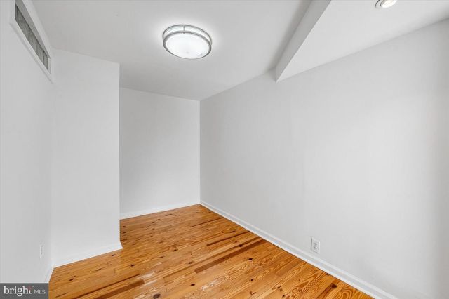 2042 E HUNTINGDON ST, Philadelphia, PA 19125