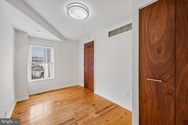 2042 E HUNTINGDON ST, Philadelphia, PA 19125