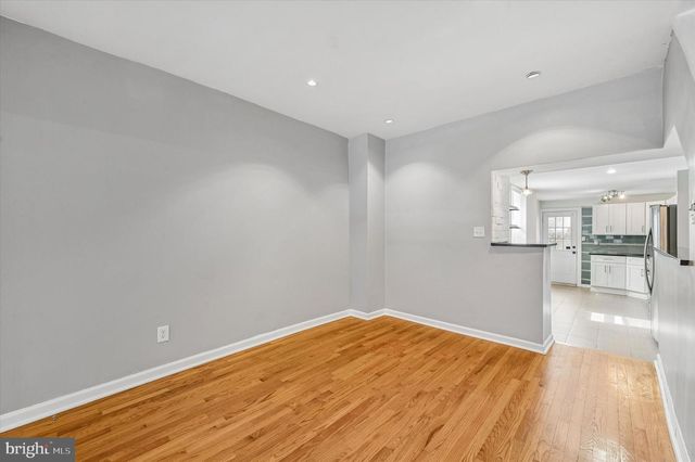 2042 E HUNTINGDON ST, Philadelphia, PA 19125