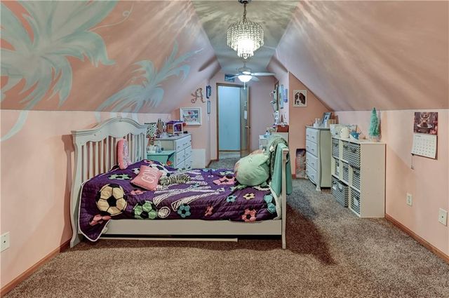 1005 NE Scenic Court, Lee's Summit, MO 64064