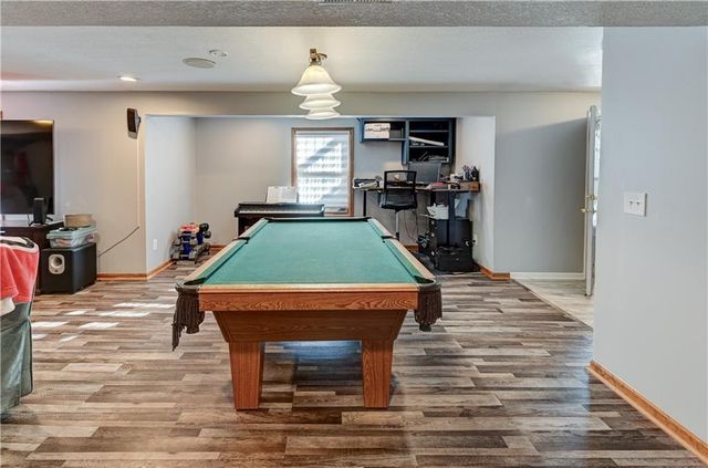 1005 NE Scenic Court, Lee's Summit, MO 64064