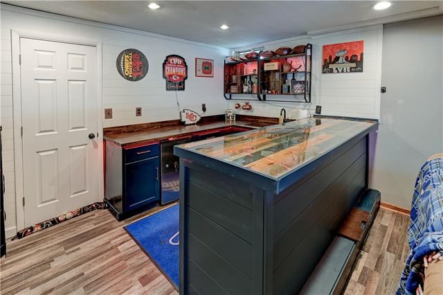 1005 NE Scenic Court, Lee's Summit, MO 64064