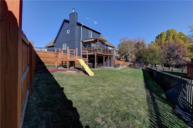 1005 NE Scenic Court, Lee's Summit, MO 64064