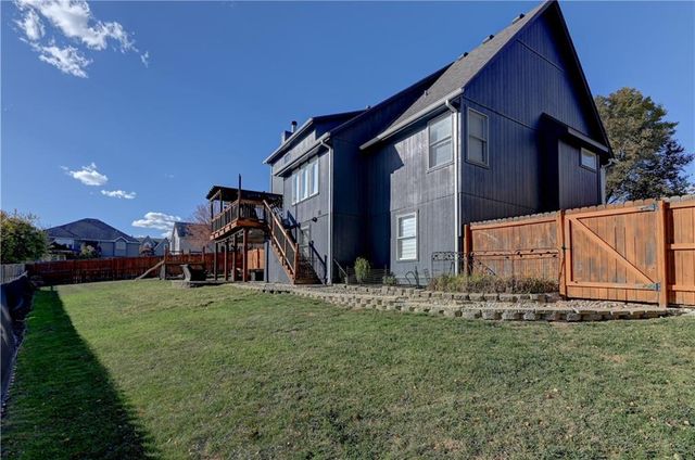 1005 NE Scenic Court, Lee's Summit, MO 64064