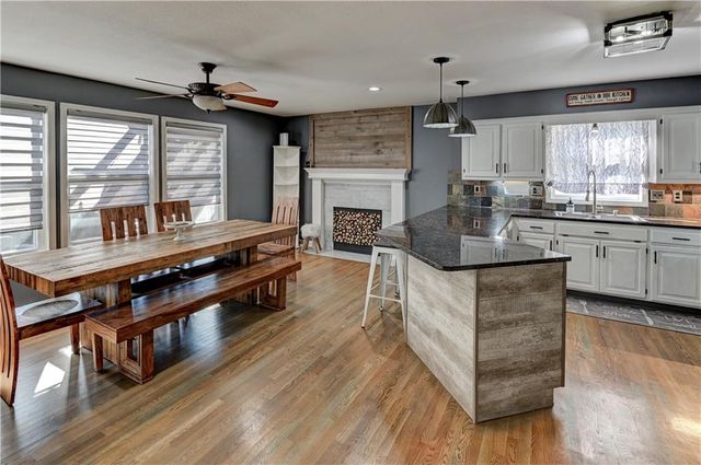 1005 NE Scenic Court, Lee's Summit, MO 64064