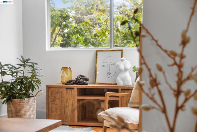 3960 Adeline St 107, Emeryville, CA 94608